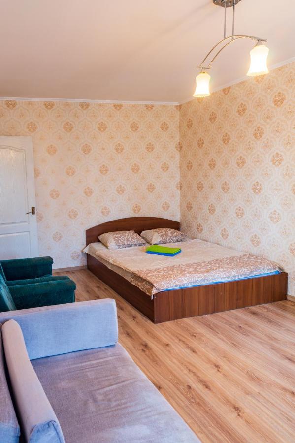 Квартира По Улице Федорова 1 Kyiv Exterior foto